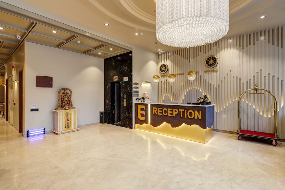 Hotel Premier Inn - photo 1