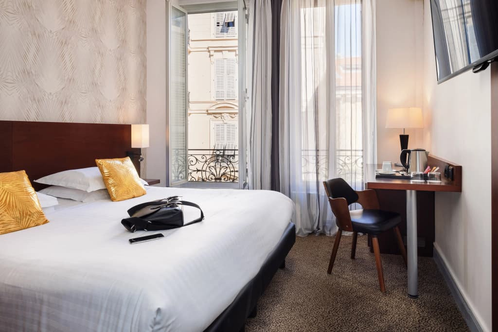 Best Western Plus Hotel Brice Garden - photo 4