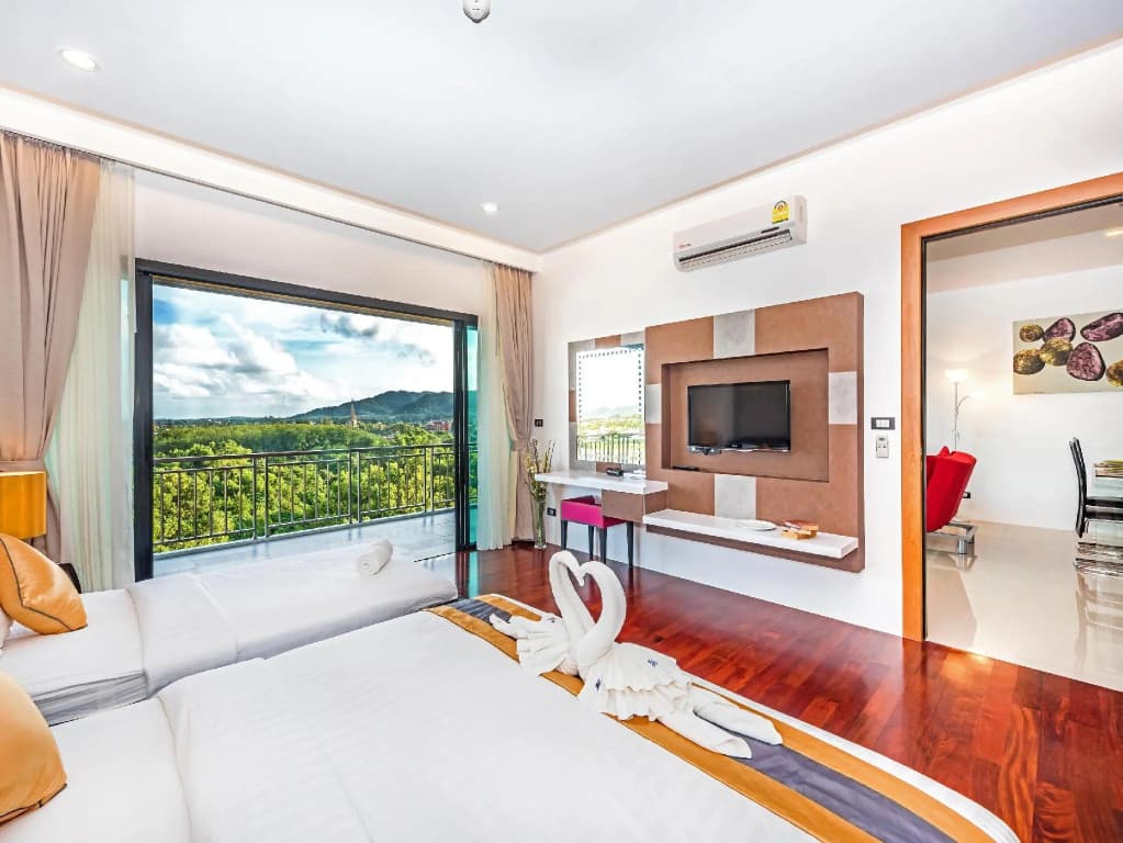 Chalong Miracle Lakeview Resort & Spa - photo 3