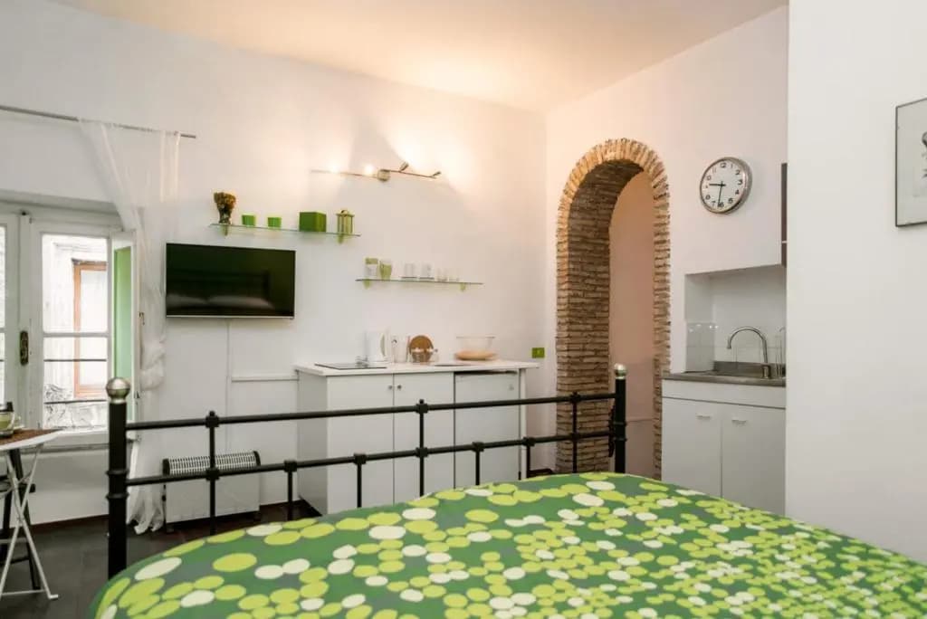 Trastevere Intimate Apartment - photo 4