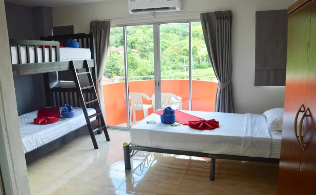 Living Room Guesthouse - photo 4