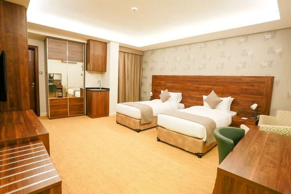 Oyyo Plaza Hotel - photo 6
