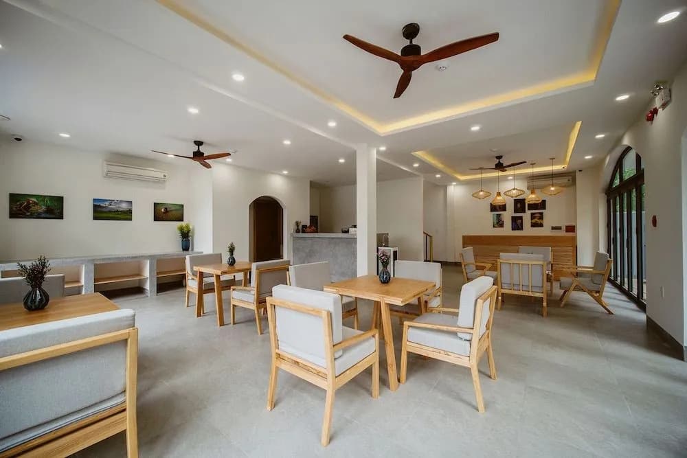 The Watermark Beachside Hotel - photo 14