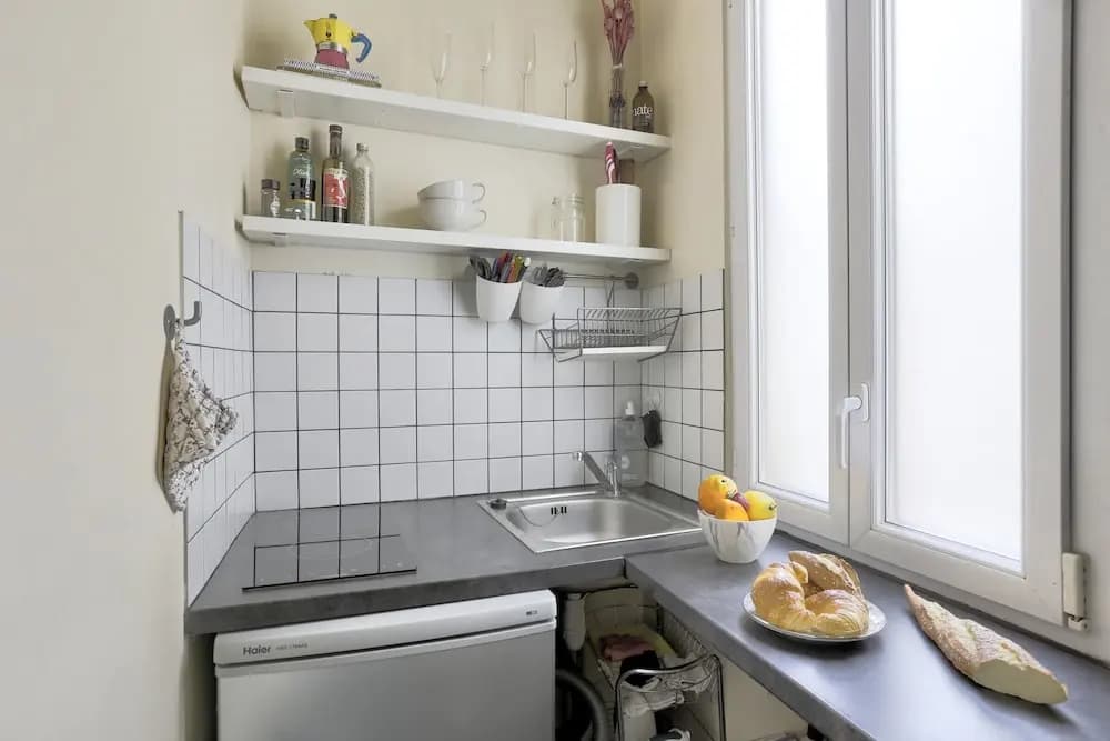 Classy and Cosy 1-bedroom Ensuite, 2min Walk From Cadet Metro - photo 13
