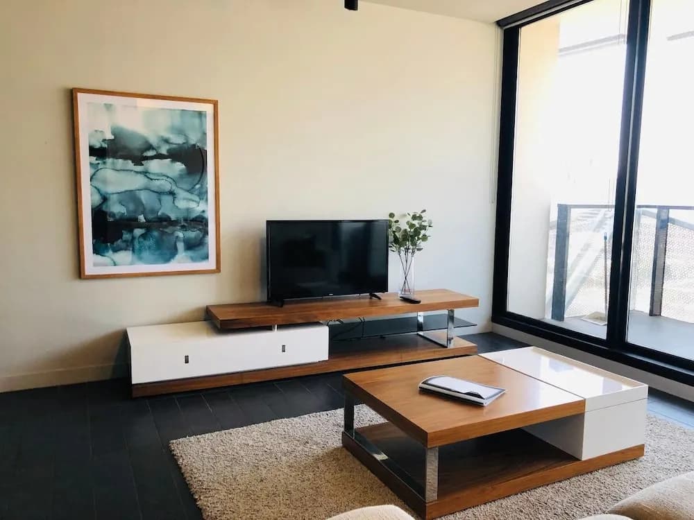 27 Docklands - main photo