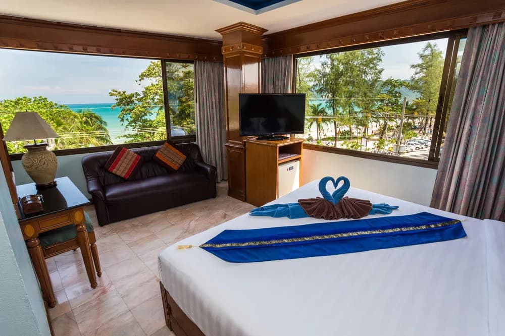 Patong Beach Bed and Breakfast - photo 4