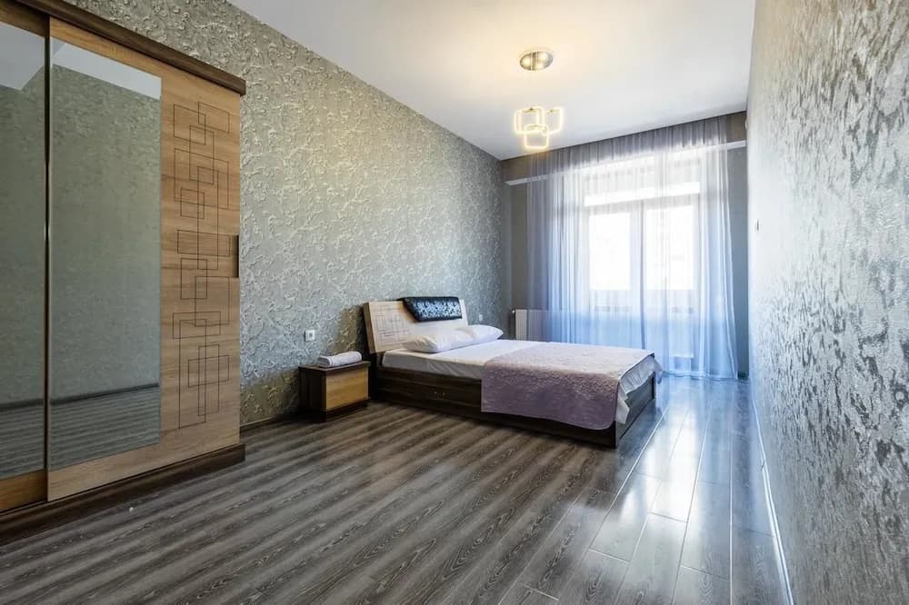 Apartment on Saakadze Square - photo 4