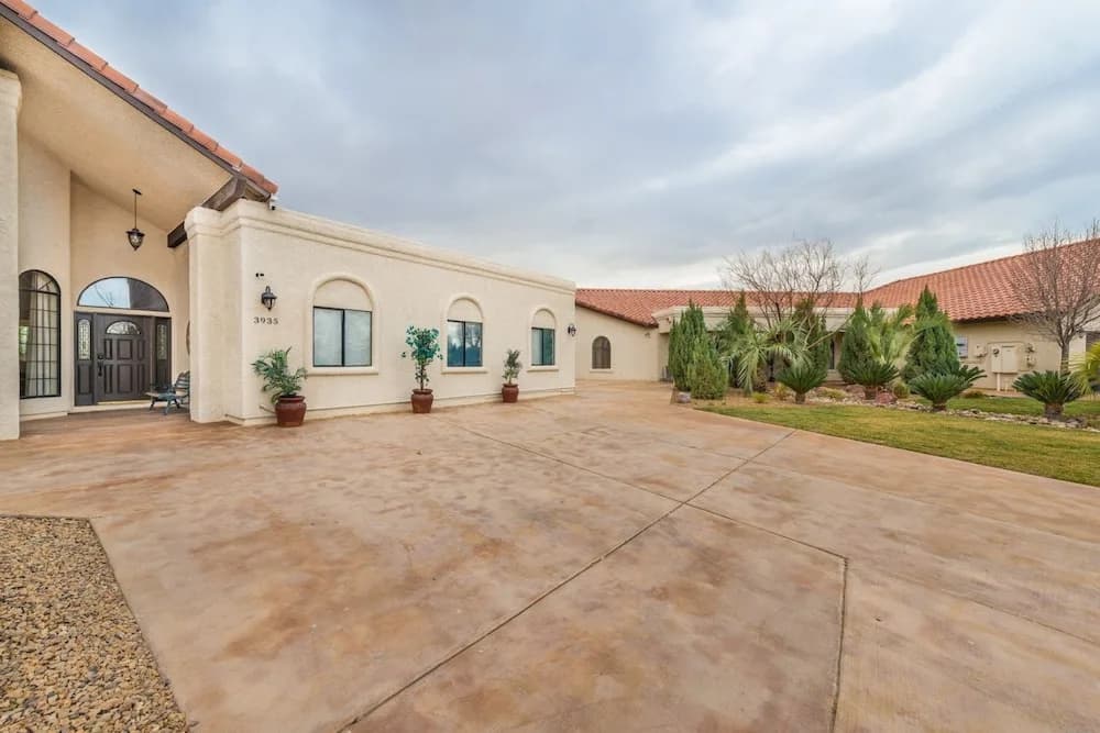 Villa Woodbury - main photo