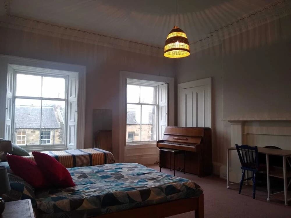 Lauriston Central Skylight Roomz - photo 25