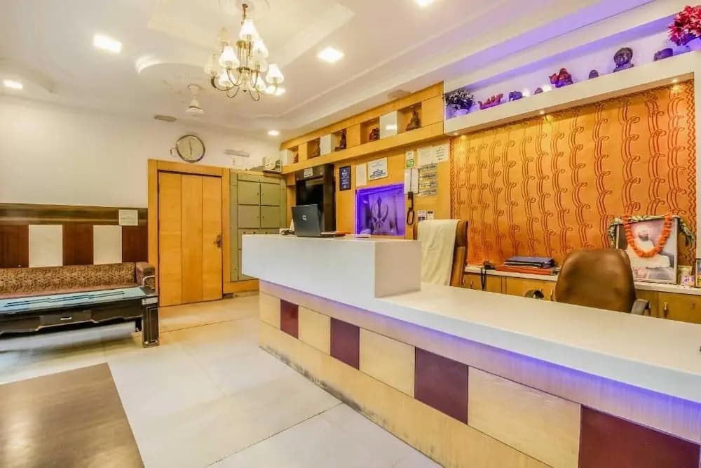 Glow inn hostel - photo 2
