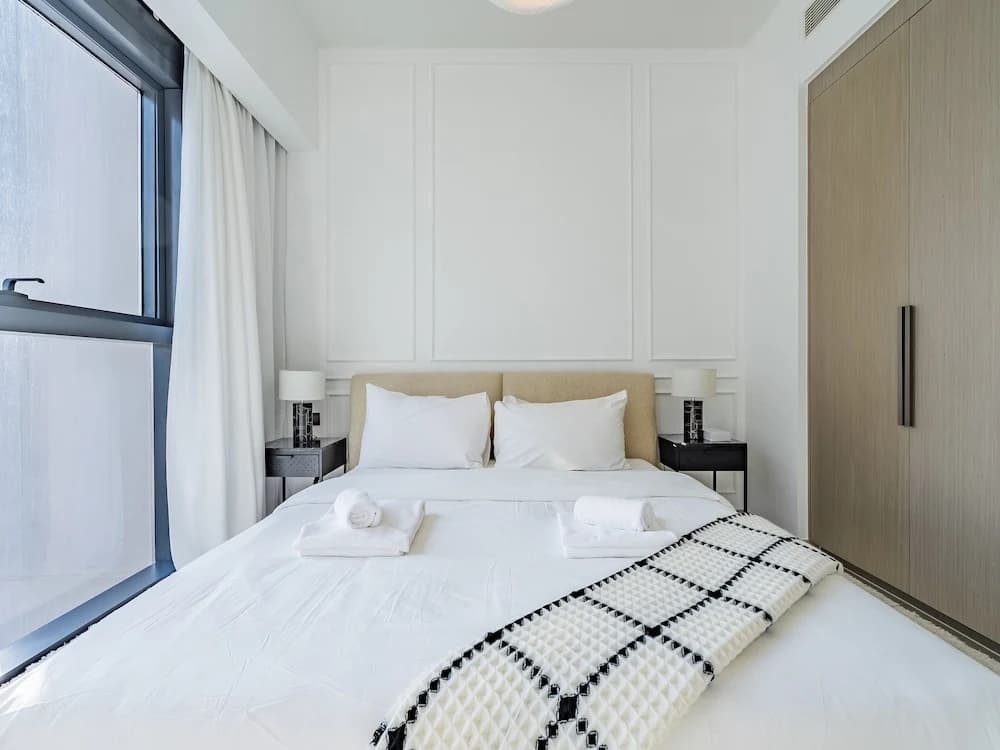 The Elevated Abode 1BHK Apt in Downtown - photo 3