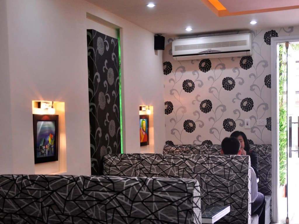 Green Hotel - photo 3
