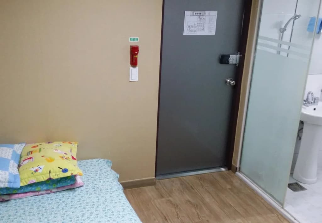 Greenyard Hostel - photo 2