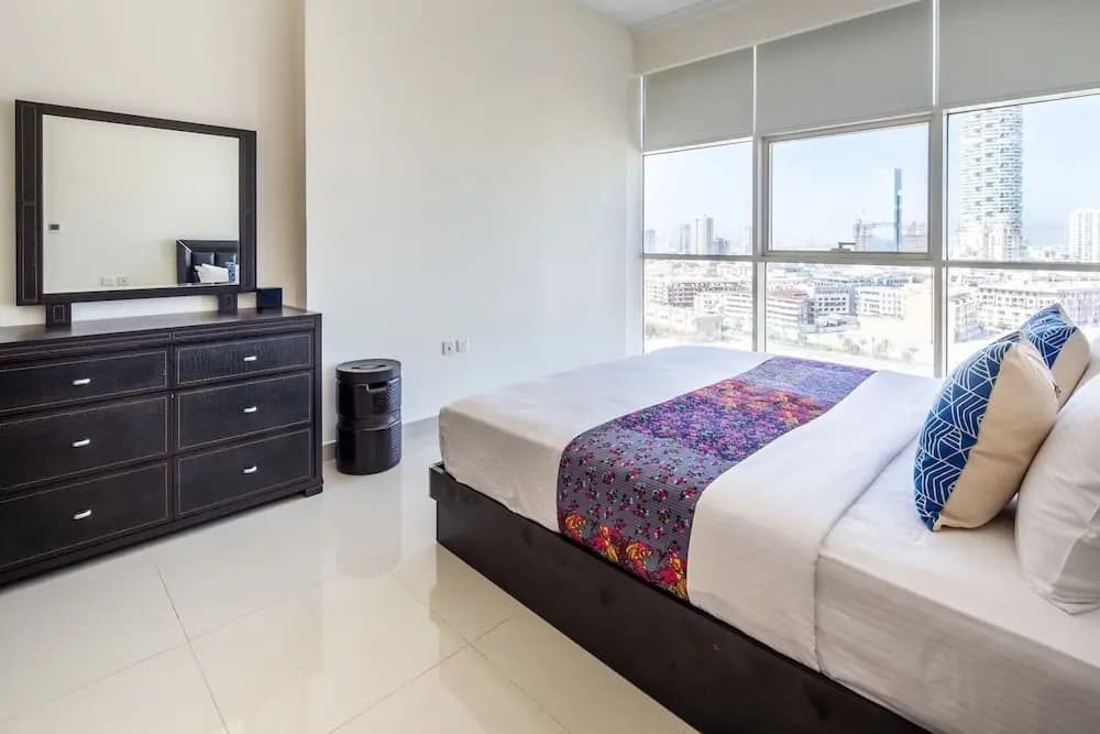 Premier 2BR Apartment in JVC Community - Sleeps 5! - photo 2