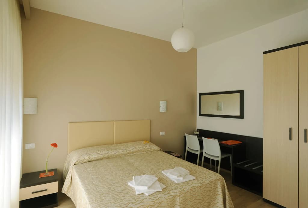 Honey Rooms - photo 2