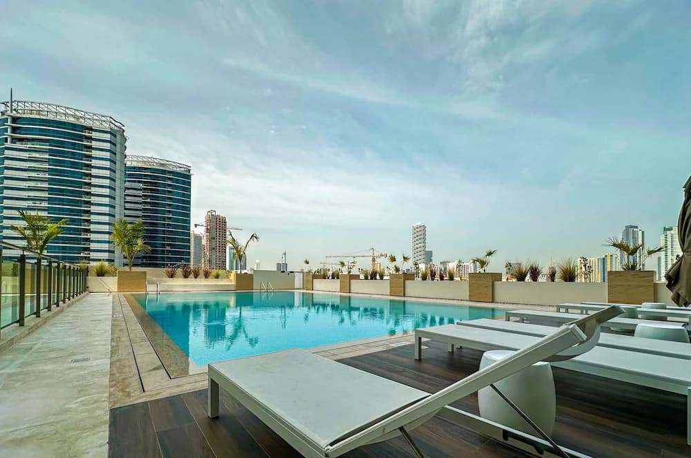 WelHome - Dubai Delight: Luxe Living 1BR at Binghatti Luna - photo 16