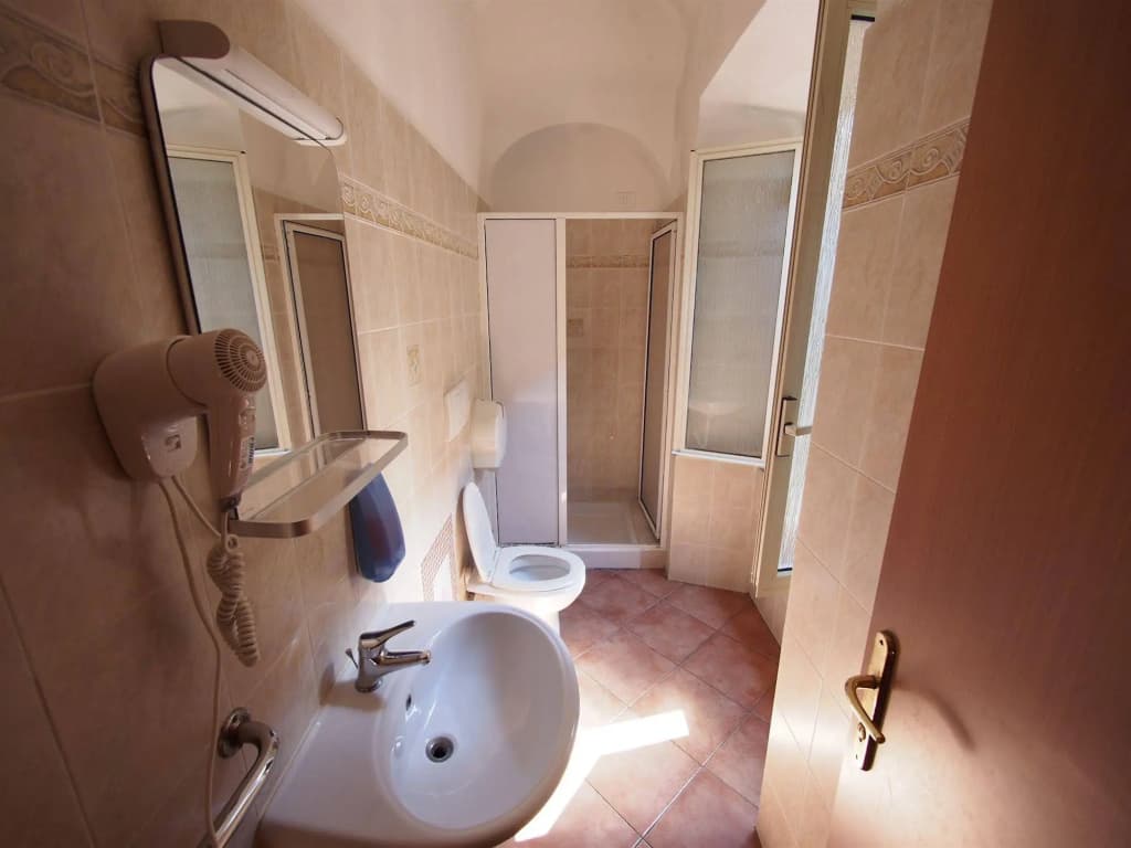 Alessandro Palace & Bar - Hostel - photo 9