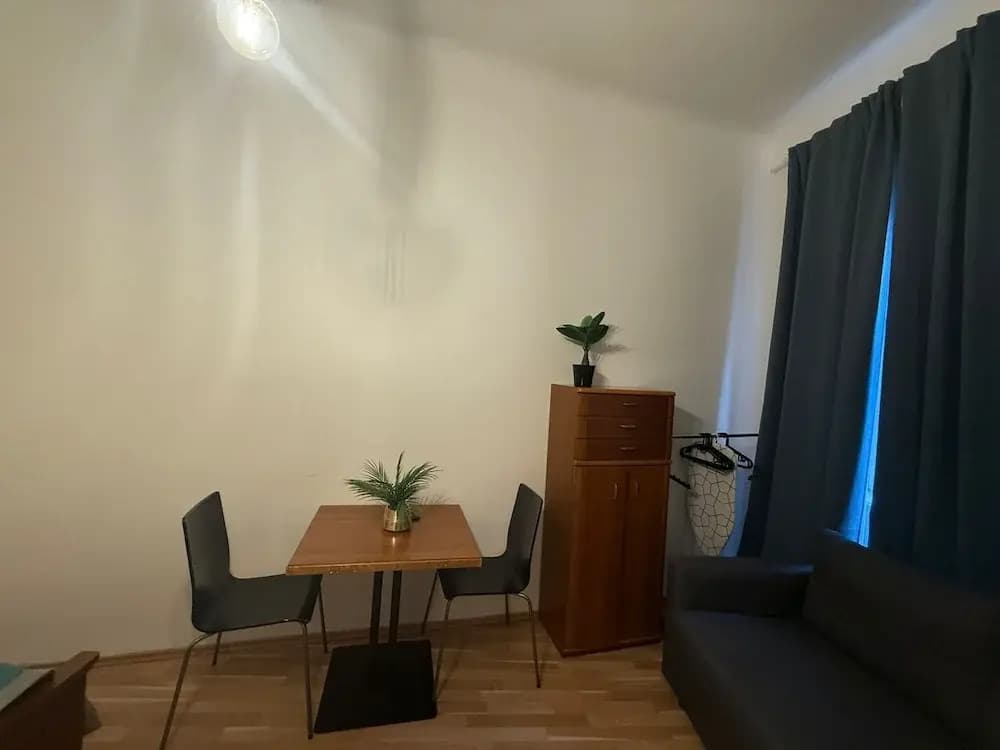 Modern 1BR Apt Central Privacy - photo 4
