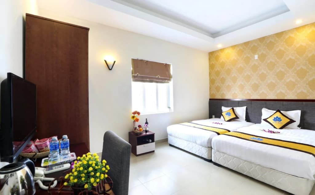 Hilary Hotel - photo 15