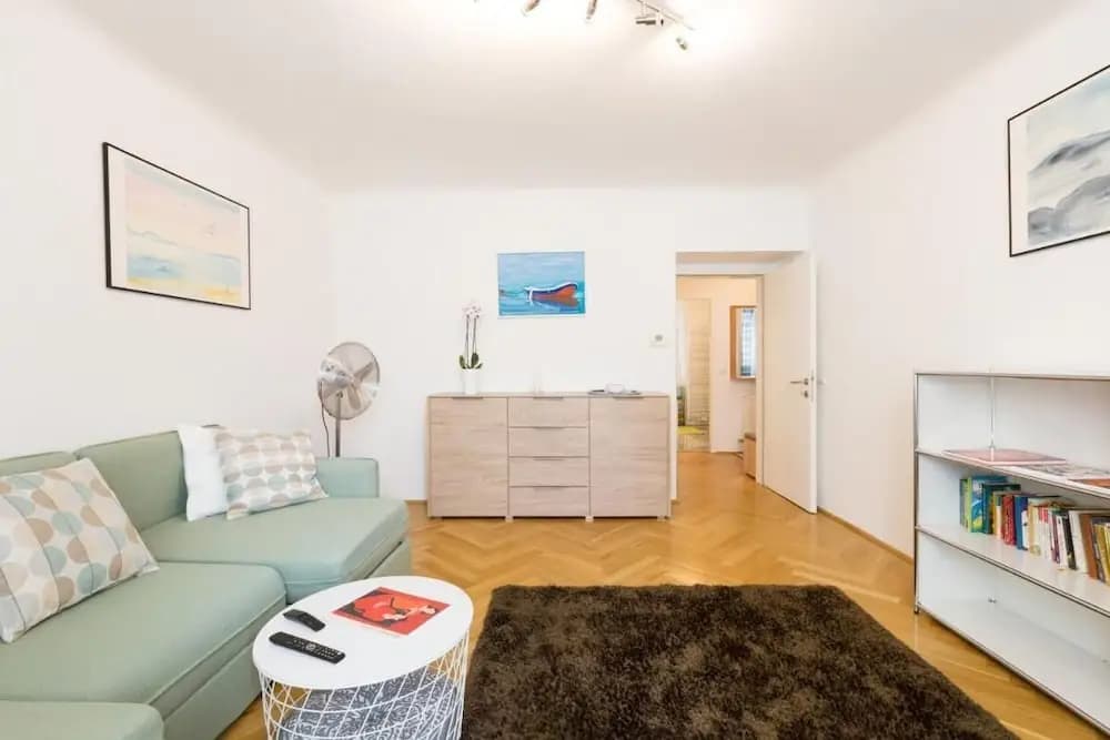 Apartment Rudolfsplatz Check in 15h to 22h Only - photo 10