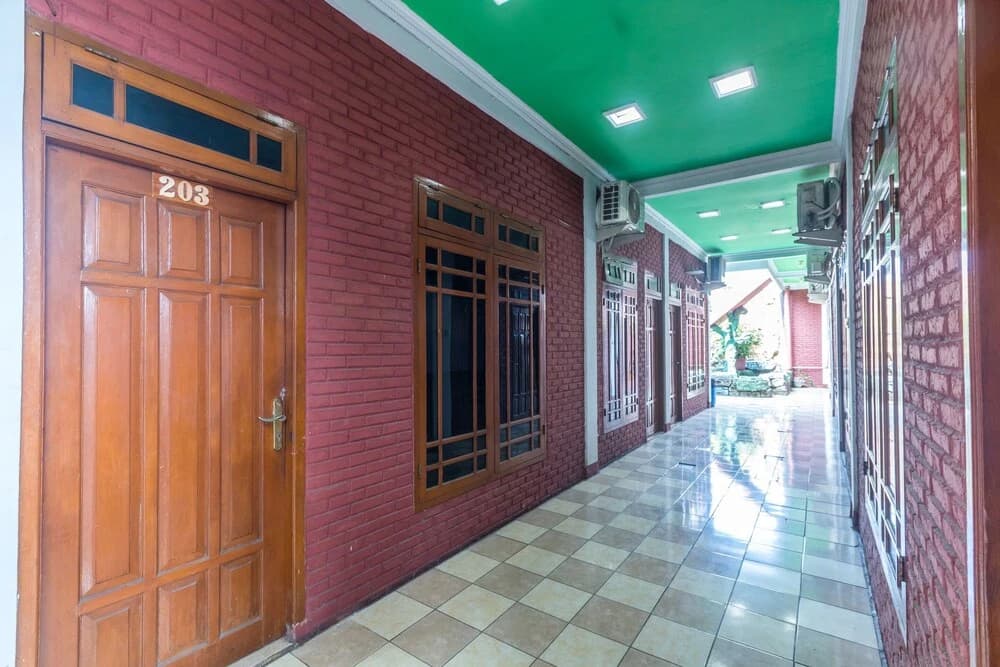 OYO 1424 Guntary Residence - photo 1