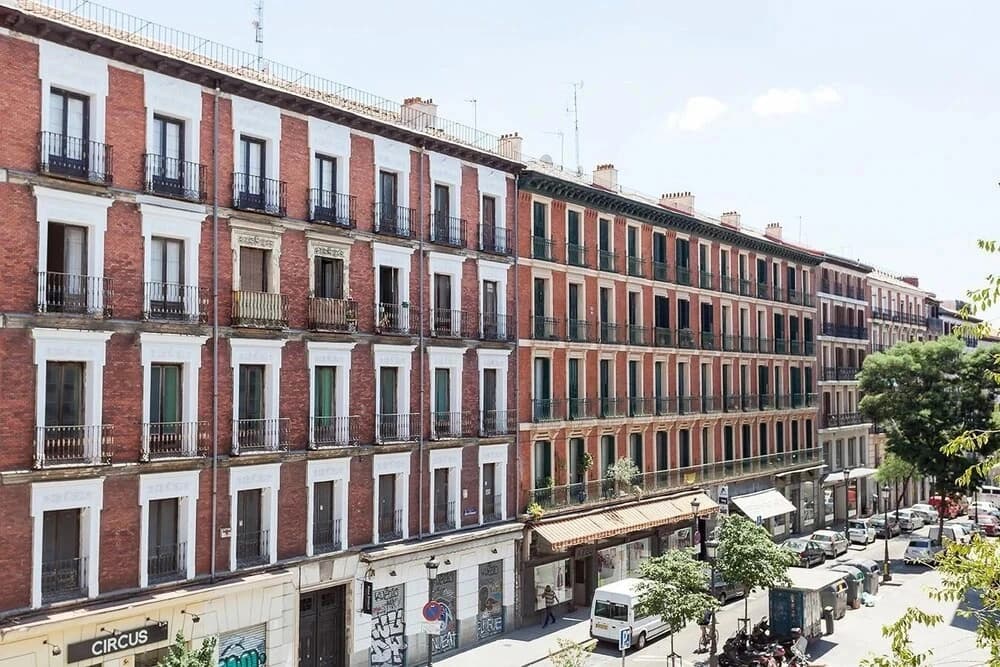 Stunning Urban Apt. Historic District - Sol - photo 1