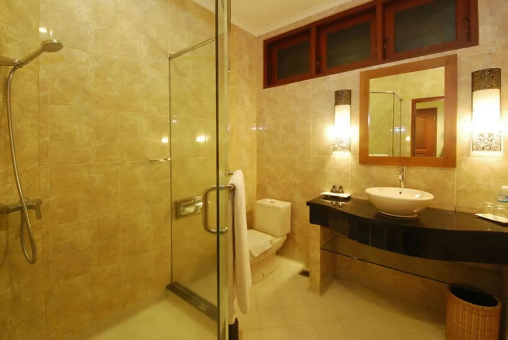 Yulia Beach Inn Kuta - photo 8