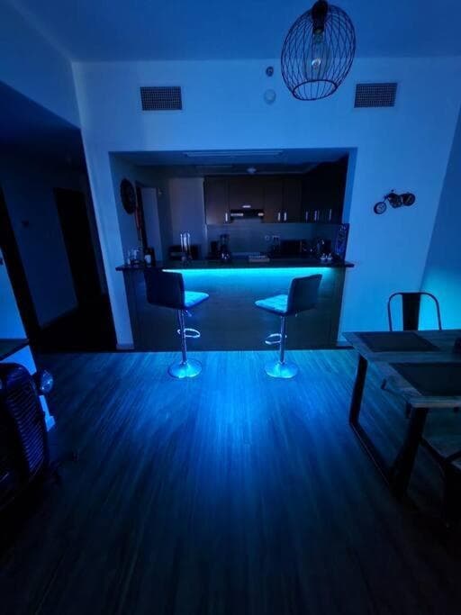 Cozy 1BR in Iconic Tower - photo 15