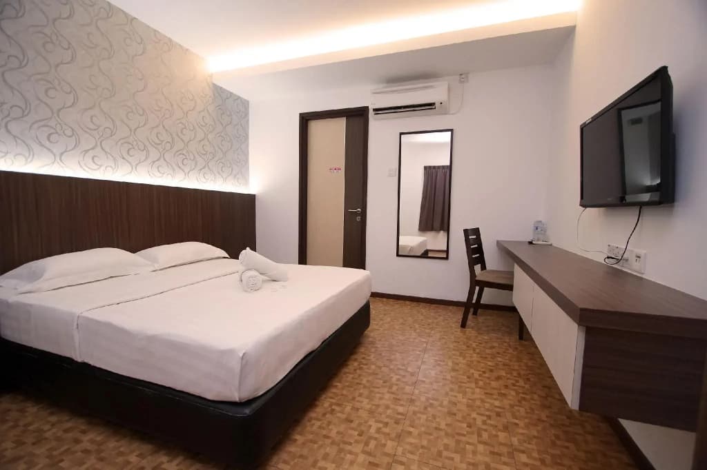 Pavilion Inn - photo 17