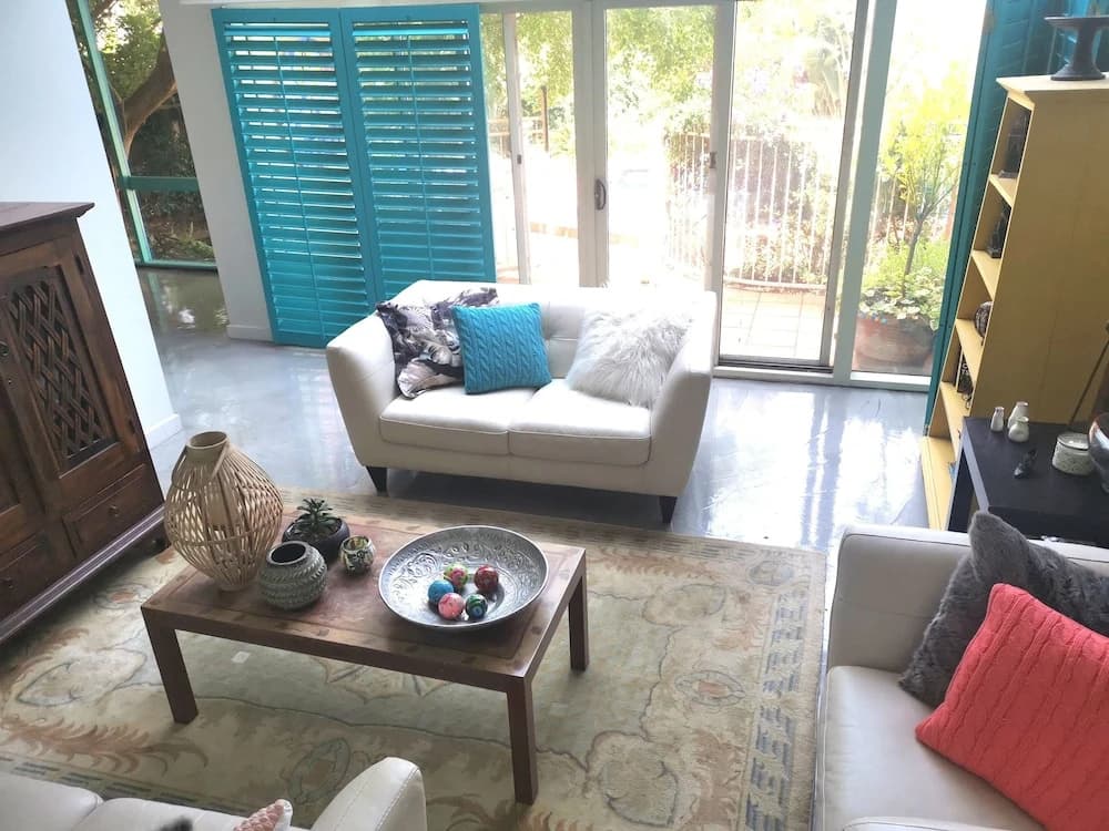 Stylish Comfortable Central Artists Home - photo 5