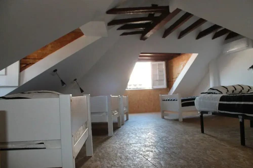 Surf in Chiado Hostel - photo 10