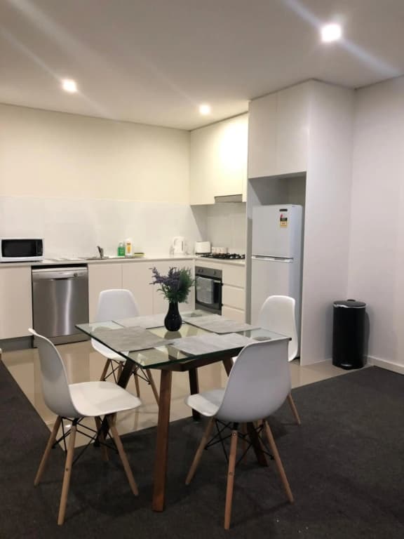 Modern Apartment in Liverpool CBD - photo 4