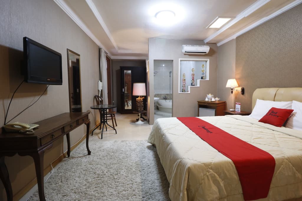 RedDoorz Plus @ Jalan Dharmawangsa - photo 19