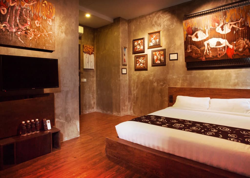 The Hulo Hotel Gallery - photo 3