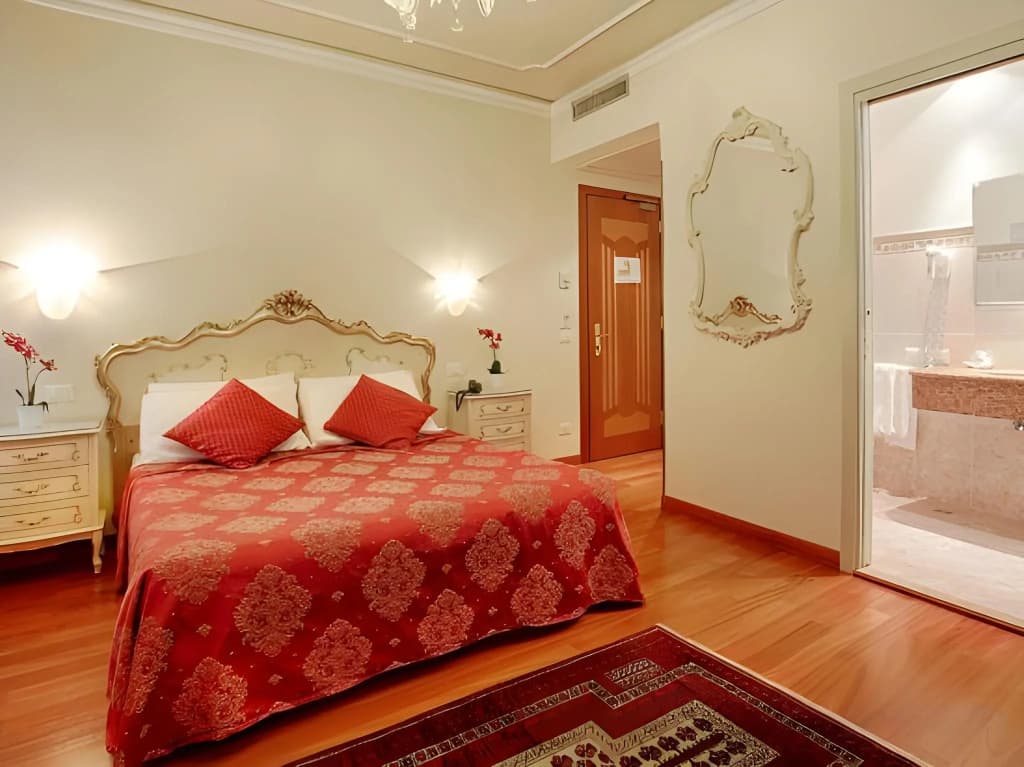 Hotel San Luca - photo 21