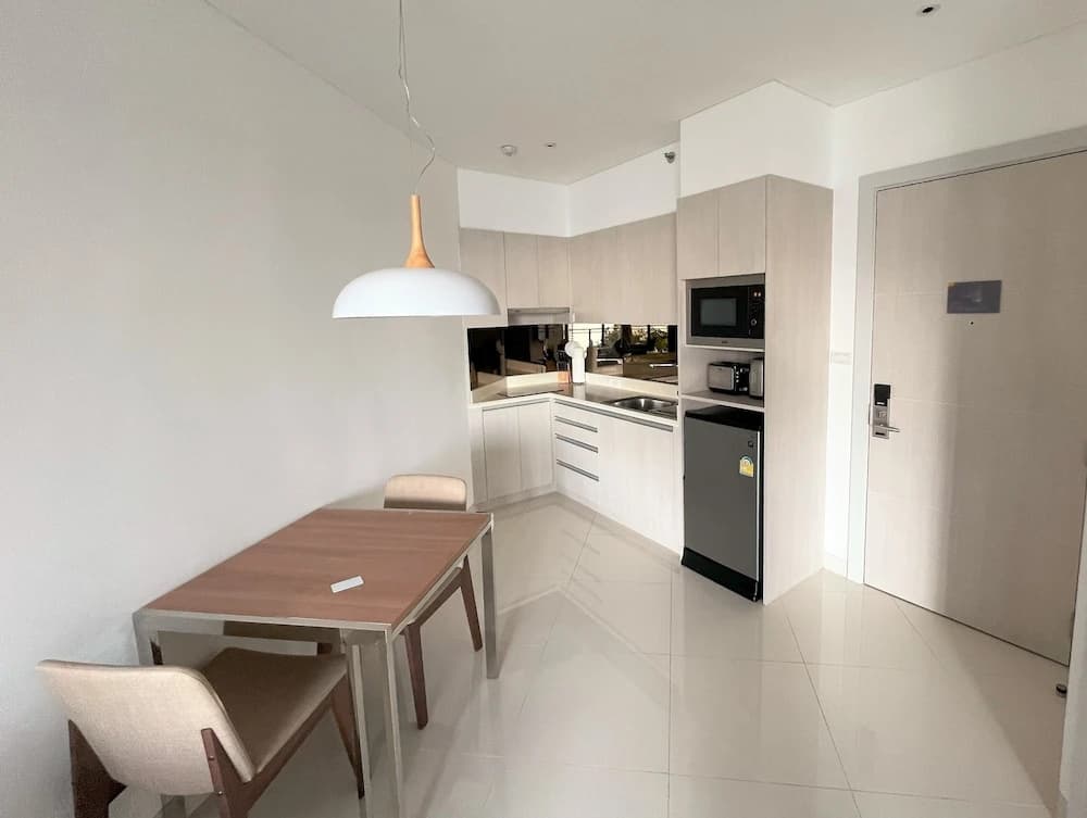Modern apartment at Cassia by Lofty - photo 13
