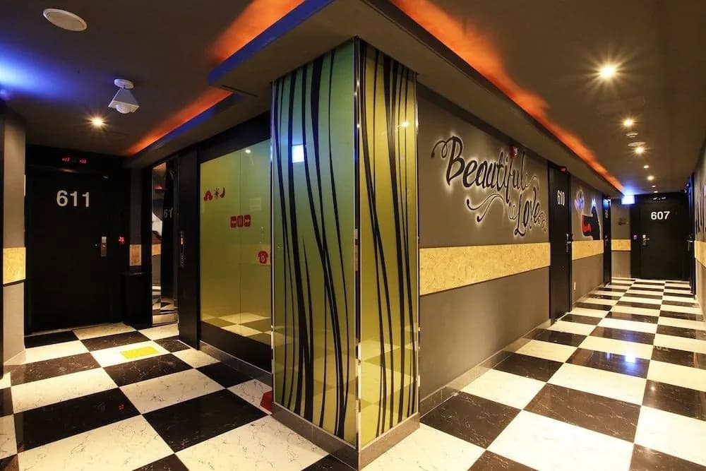Max Hotel - photo 11