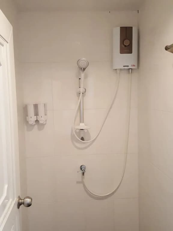 The Bed Hostel at Patong - photo 4