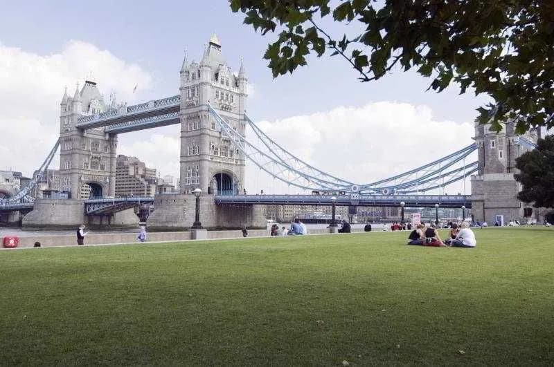 Think Tower Bridge - photo 3