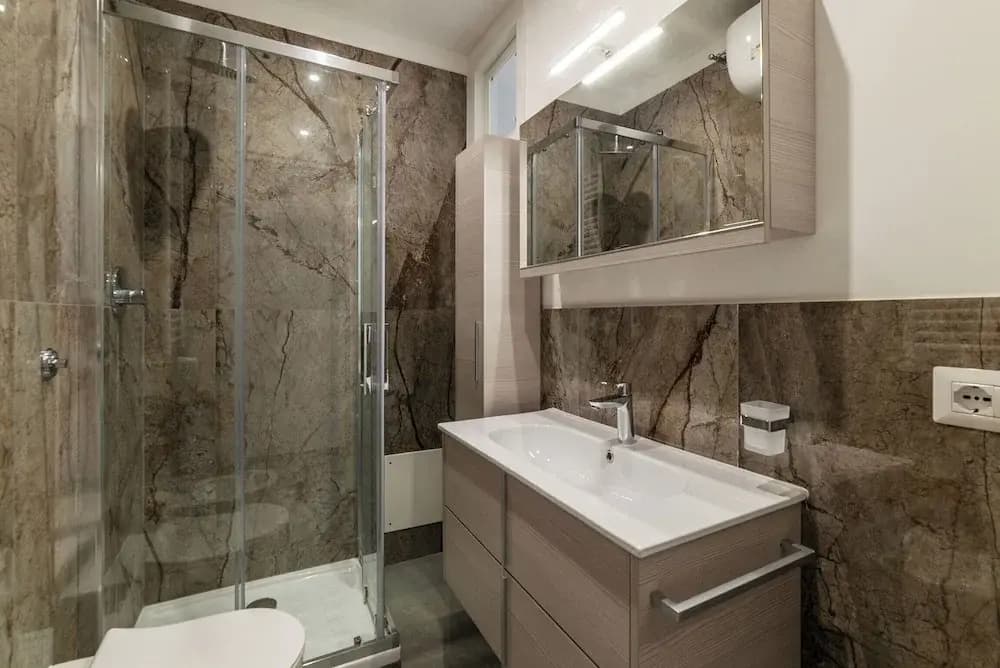 JOIVY Delightful 3-bed Flat with Balcony - photo 9
