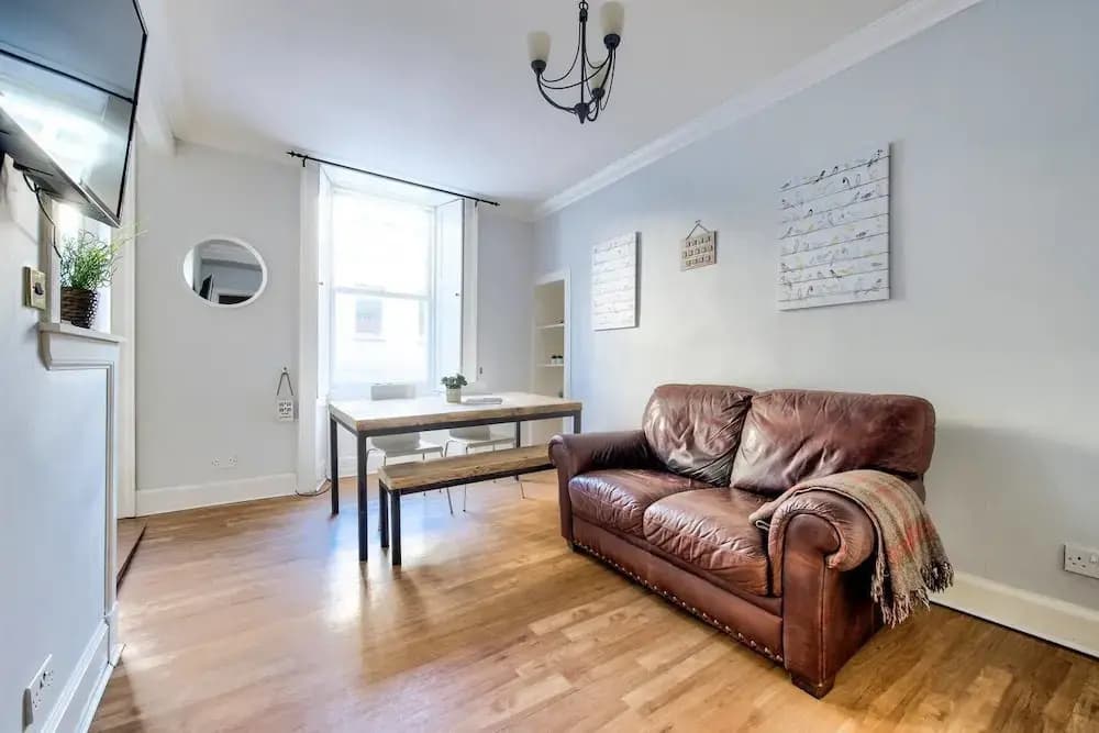 Perfect Location! - Charming Rose St Apart for 4 - photo 9