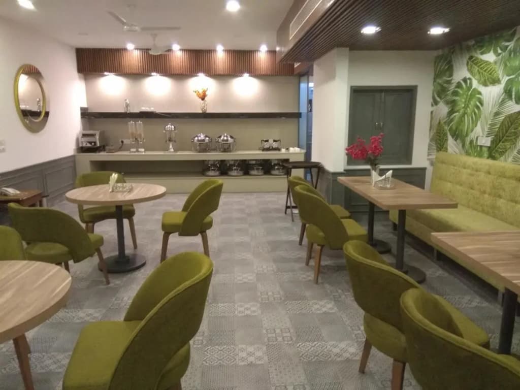Hotel Palm Greens - photo 37