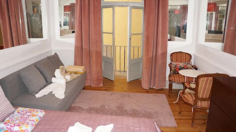 White and Grey Lisbon - Hostel - photo 10