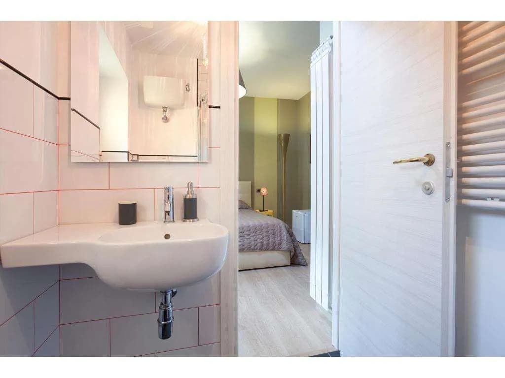 Alex's Guest House - photo 15