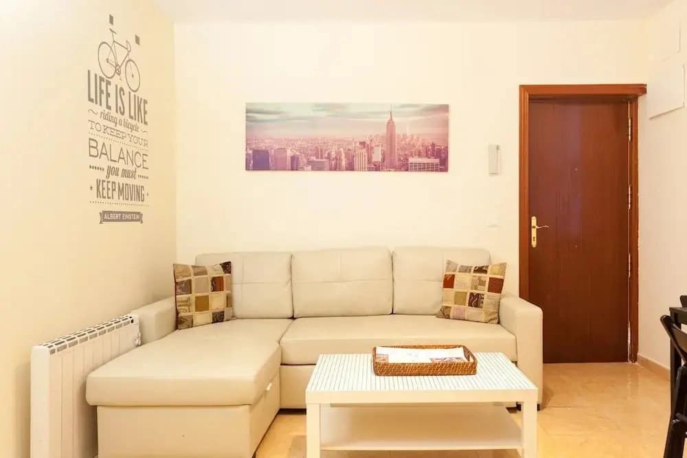 Cozy Urban Apt. Historic District - Sol - photo 11