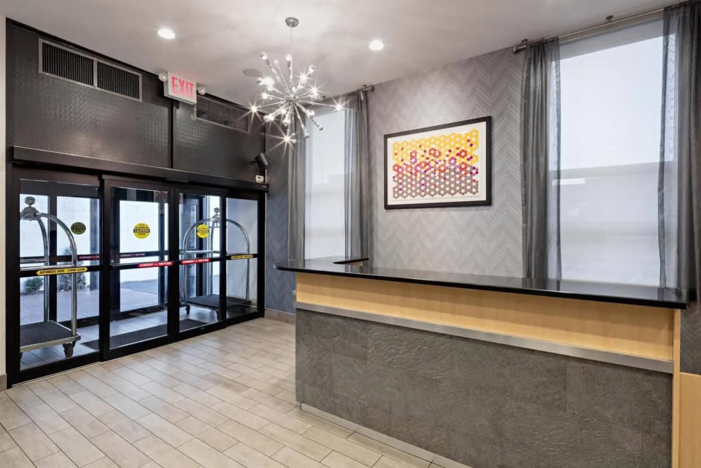 Red Lion Inn and Suites Brooklyn - photo 12