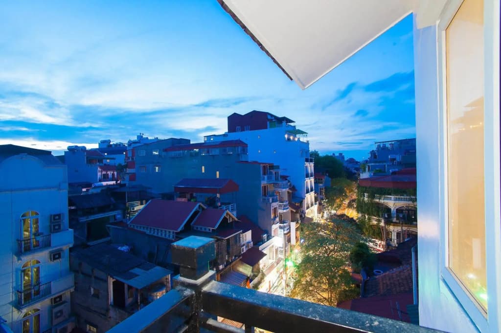 Romantique Hotel De Hanoi - photo 17