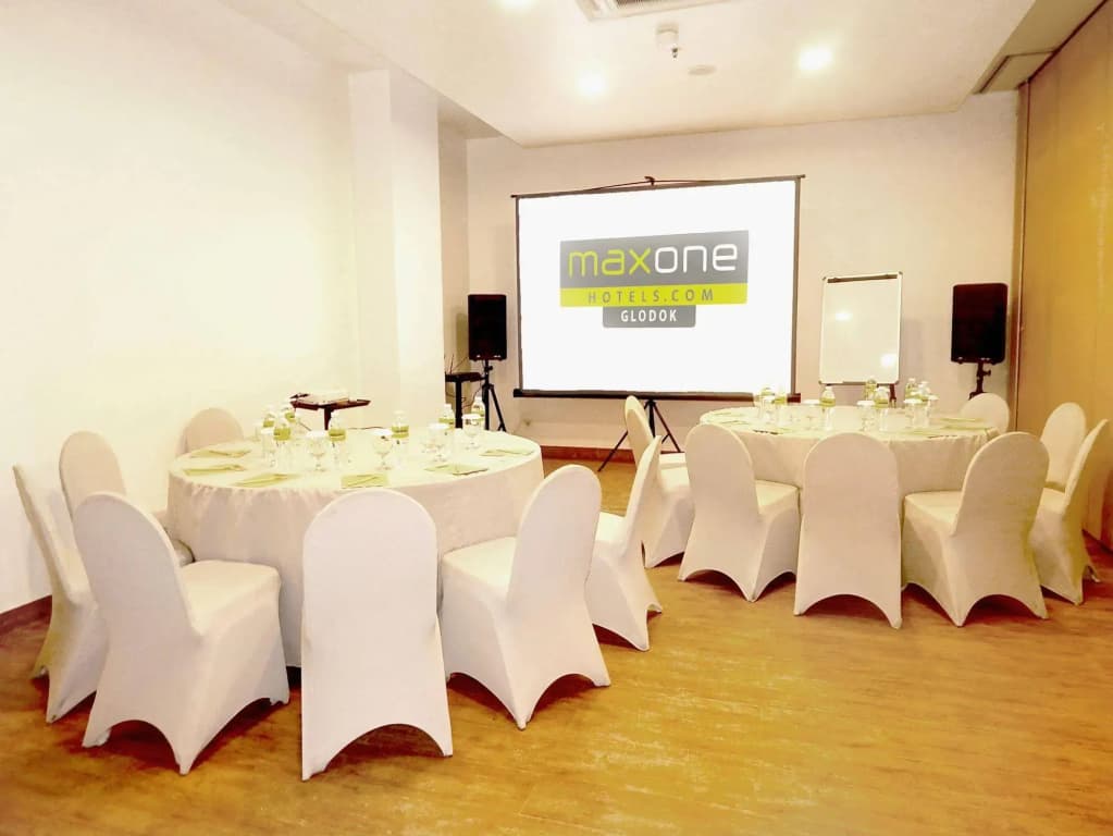 MaxOne Signature Glodok Jakarta - photo 20