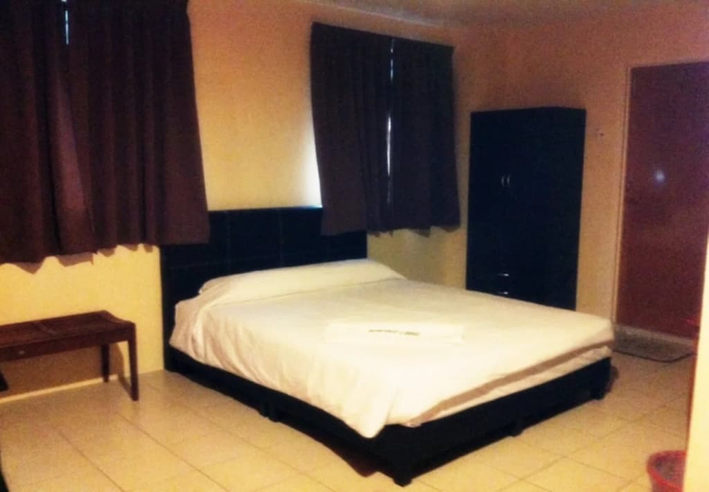 Reintree Lodge Hotel - photo 4