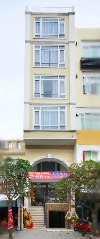 Rich Hotel - main photo